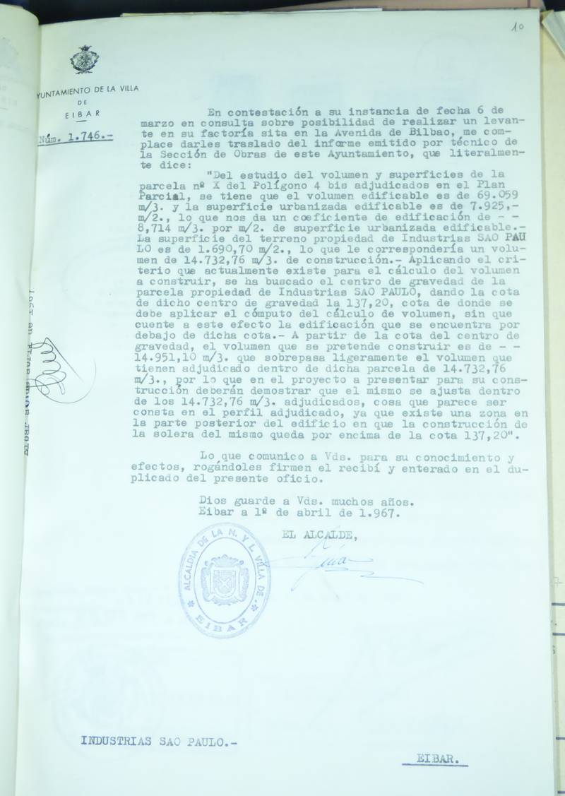 d5a108Otaola Laurona signature 6933.02_1967 Consulta previa elevar dos plantas 2-Volumen construido.JPG